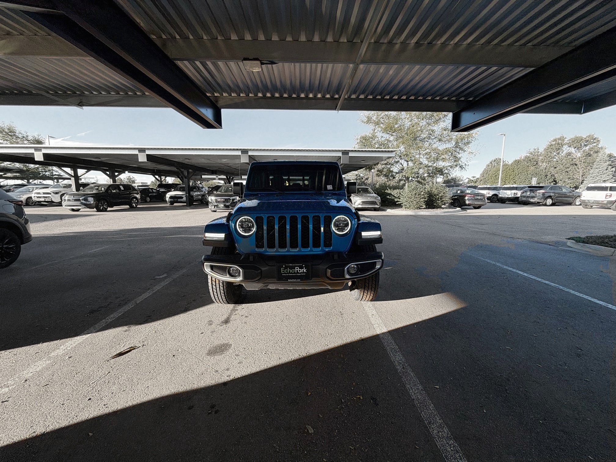 Used 2023 Jeep Gladiator Sport AWD/4WD image 2