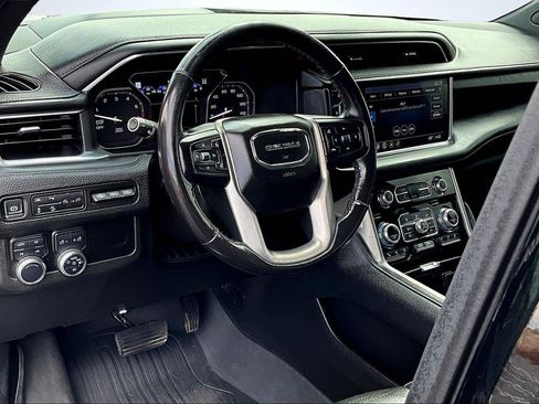 Used 2021 GMC Yukon XL Denali w/ Denali Premium Package image 15