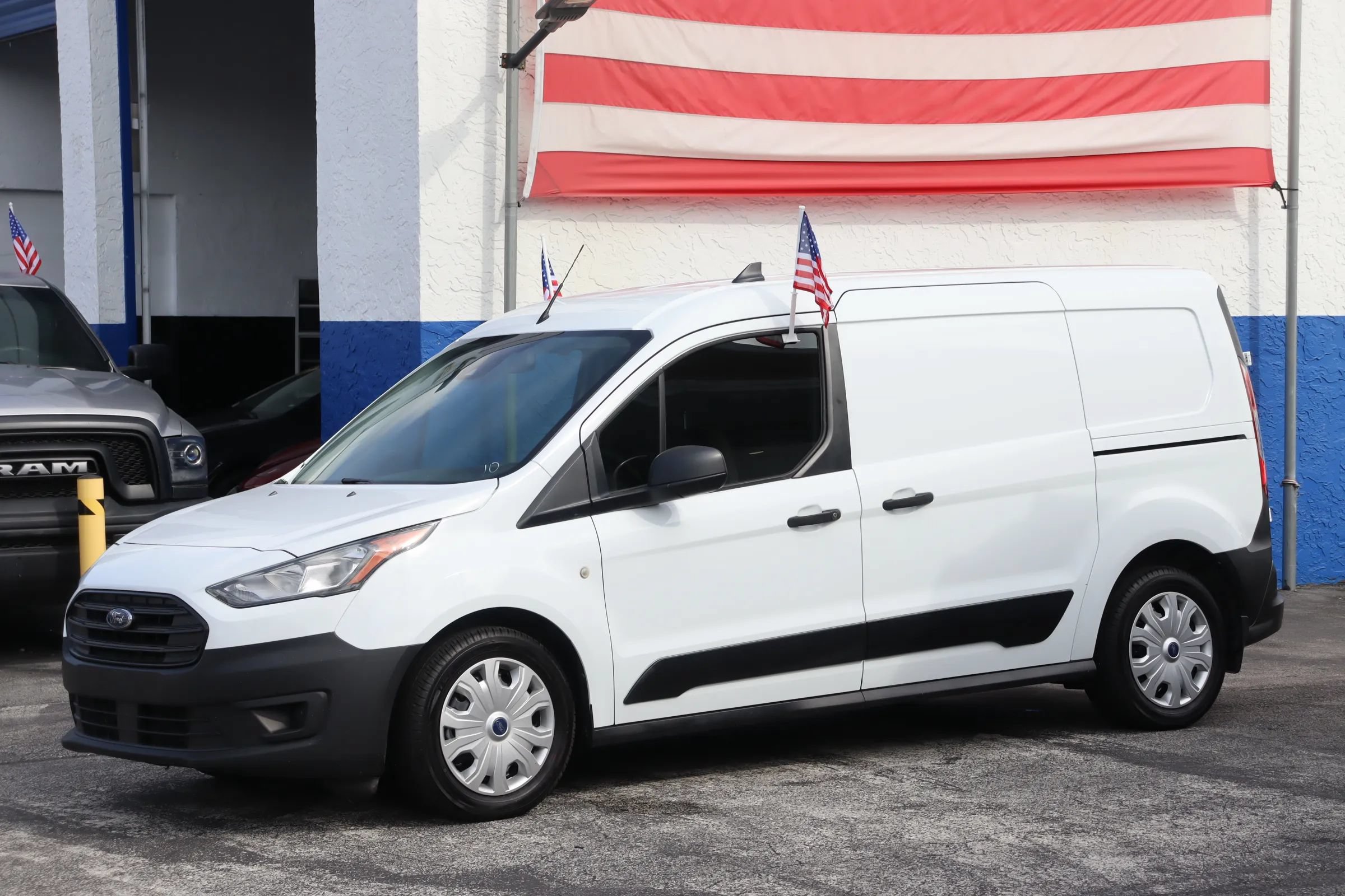 Used 2021 Ford Transit Connect XL FWD image 1