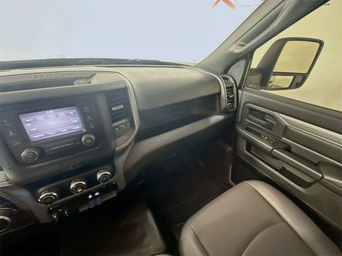 Used 2024 RAM 2500 Tradesman w/ Chrome Appearance Group image 11