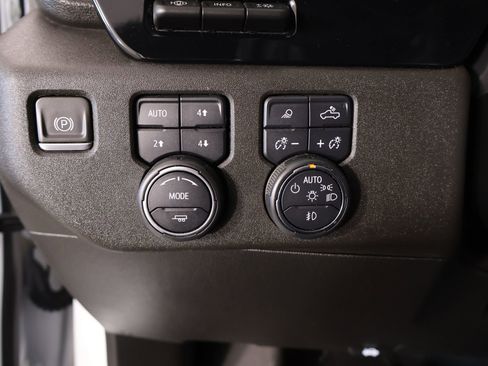 Used 2024 Chevrolet Silverado 3500 LTZ w/ LTZ Convenience Package image 9