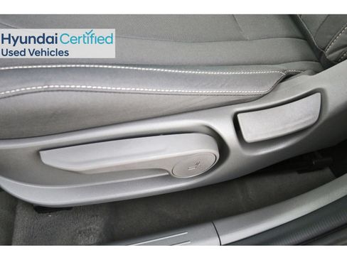 Used 2025 Hyundai Elantra Sport FWD image 30