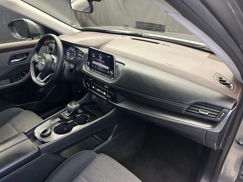 Used 2023 Nissan Rogue SV AWD/4WD image 16