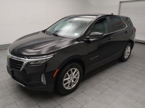 Used 2022 Chevrolet Equinox LT image 2