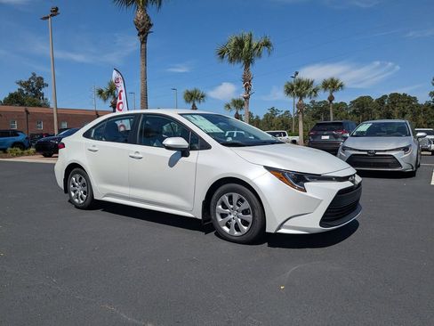 New 2026 Toyota Corolla LE FWD image 2