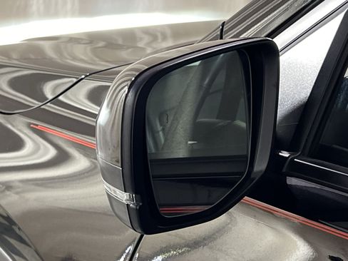 Used 2025 Honda Pilot Black Edition image 15