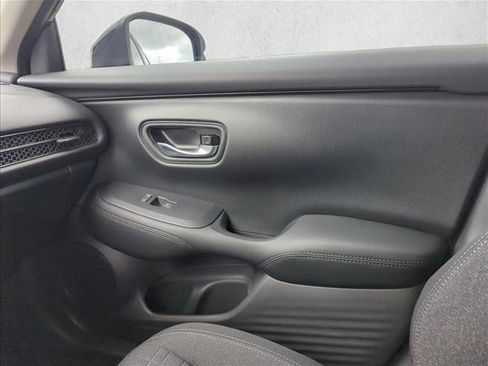 New 2026 Honda HR-V LX image 17