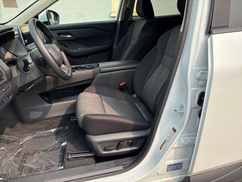 Used 2026 Nissan Rogue SV AWD/4WD image 29