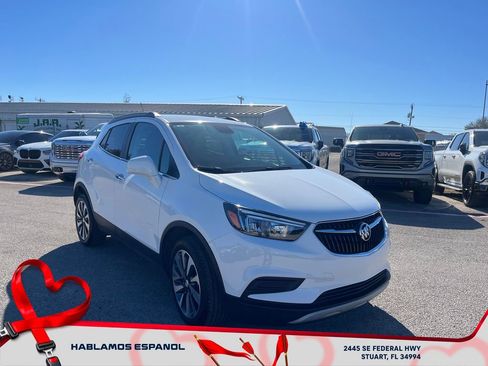 Used 2022 Buick Encore Preferred w/ Safety Package image 2