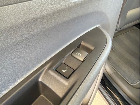 Used 2019 Chevrolet Bolt Premier w/ Infotainment Package image 25