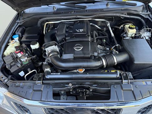 Used 2016 Nissan Frontier SV w/ SV Value Truck Package AWD/4WD image 16