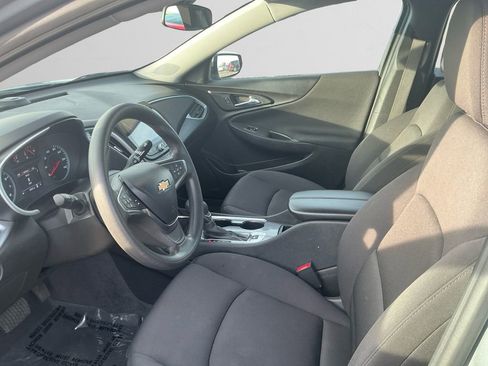 Used 2024 Chevrolet Malibu LT image 9