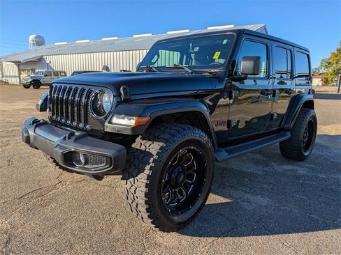 Used 2022 Jeep Wrangler Unlimited Sahara image 6