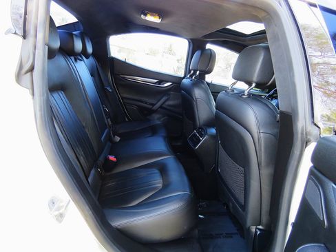 Used 2014 Maserati Ghibli RWD image 17