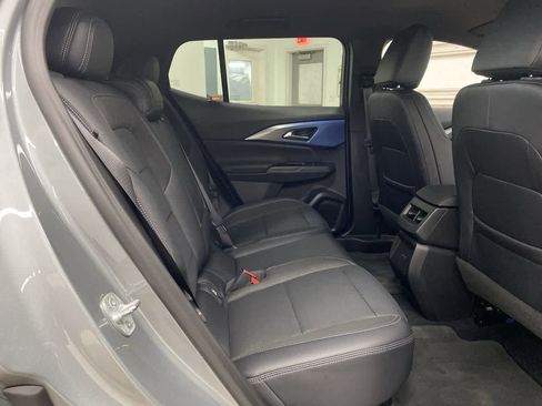 Used 2025 Chevrolet Equinox EV LT w/ Convenience Package image 17