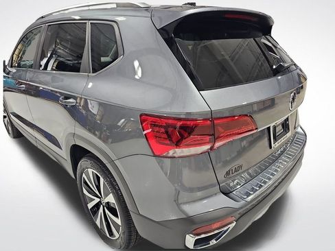 Used 2023 Volkswagen Taos SE image 23