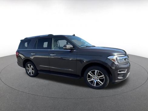 Used 2024 Ford Expedition Limited AWD/4WD image 2