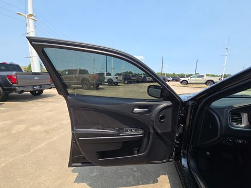 Used 2022 Dodge Charger SXT RWD image 14