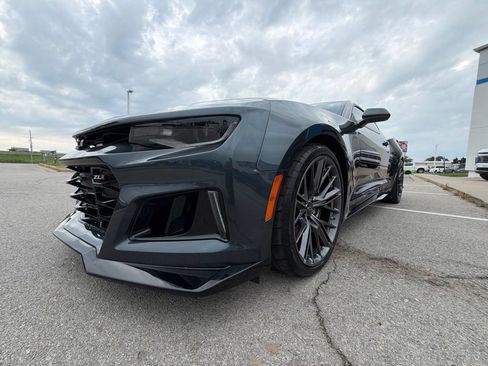 Used 2022 Chevrolet Camaro ZL1 RWD image 11
