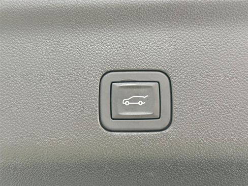 Used 2024 Chevrolet Tahoe High Country AWD/4WD image 40