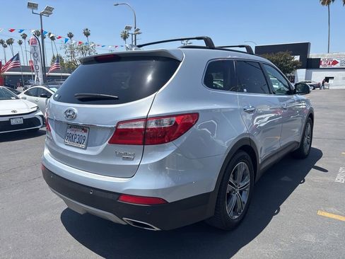 Used 2016 Hyundai Santa Fe Limited w/ Option Group 04 FWD image 3