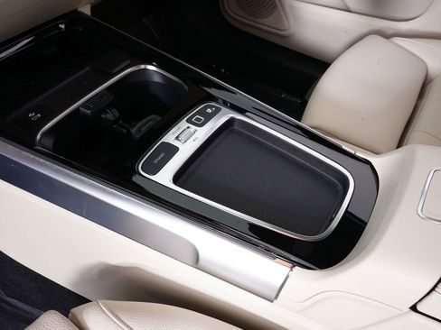 Used 2025 Mercedes-Benz GLB 250 4MATIC image 28