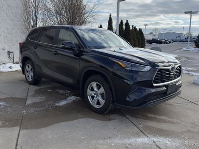 Used 2023 Toyota Highlander L