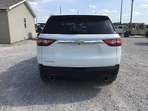 Used 2021 Chevrolet Traverse LS FWD image 4