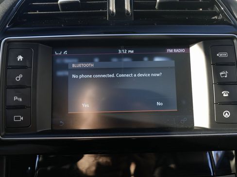 Used 2017 Jaguar F-PACE R-Sport image 62