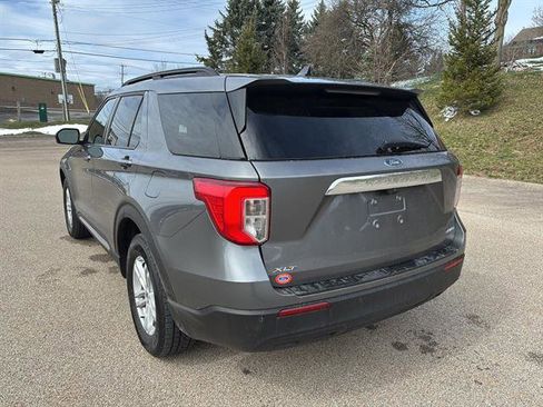 Certified 2023 Ford Explorer XLT image 2