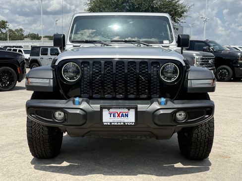 Used 2023 Jeep Wrangler Unlimited w/ Sun & Screen Package AWD/4WD image 11