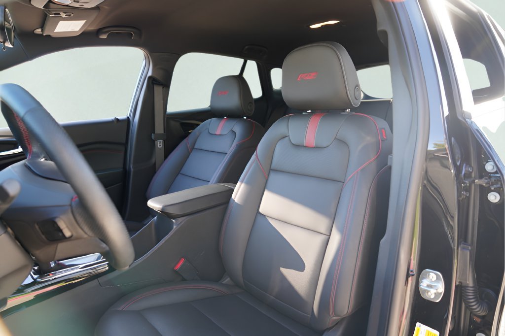 Certified 2026 Chevrolet Trax RS w/ Driver Confidence Package FWD image 9