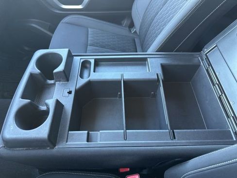 Used 2018 Nissan Titan SV image 22