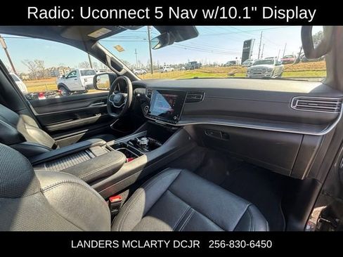 Used 2024 Jeep Wagoneer Series II image 9