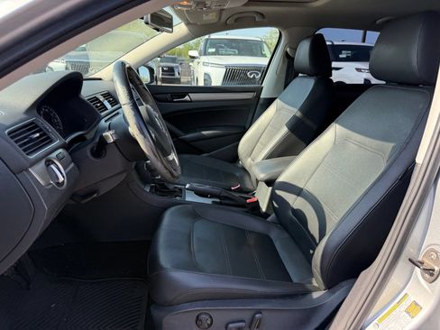 Used 2014 Volkswagen Passat 2.5 SE FWD image 12