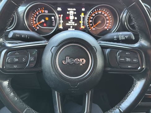 Used 2022 Jeep Gladiator Sport image 19