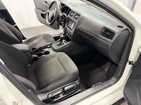 Used 2015 Volkswagen Jetta S image 12