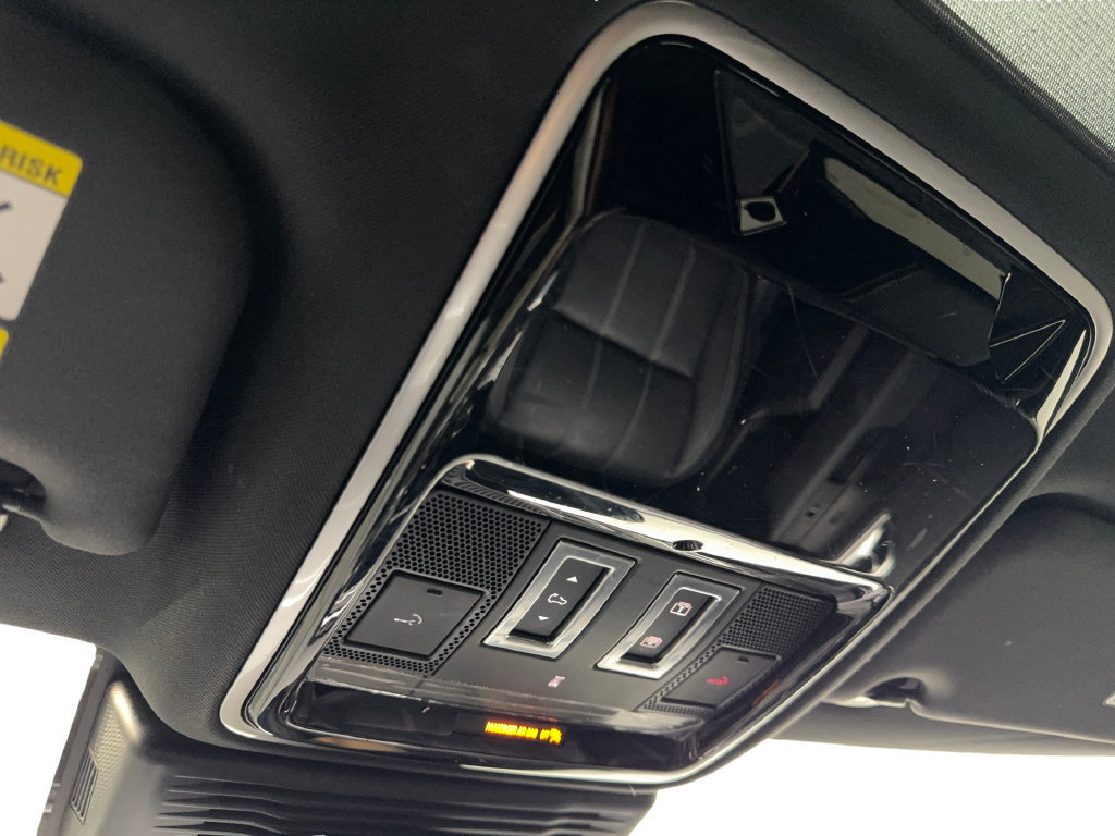 Used 2023 Land Rover Range Rover Velar S AWD/4WD image 70