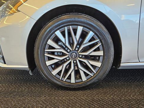 Used 2023 Nissan Altima 2.5 SV image 11