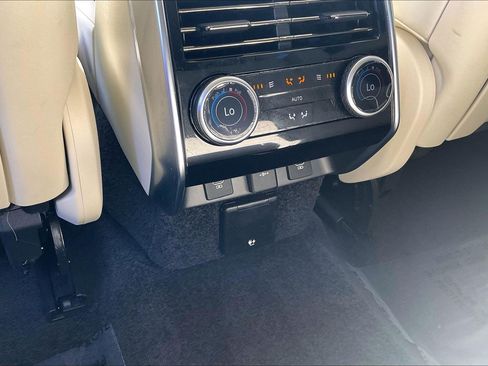 Used 2024 Land Rover Range Rover SE AWD/4WD image 36