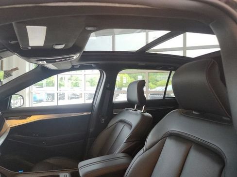 Used 2024 Jeep Wagoneer Launch Edition AWD/4WD image 25