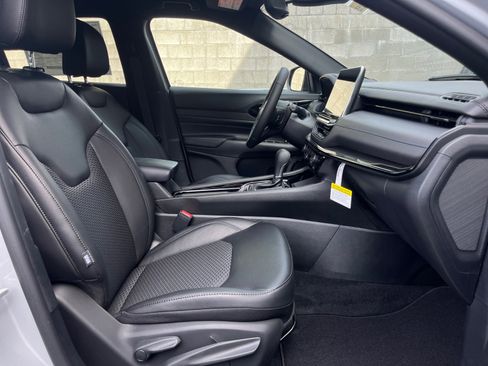 New 2026 Jeep Compass Latitude image 26