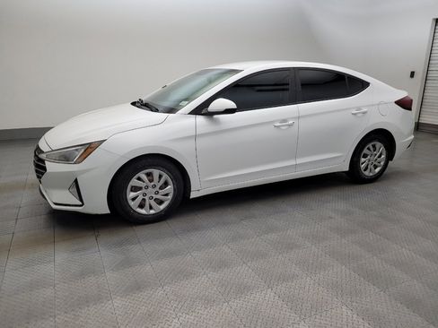 Used 2019 Hyundai Elantra SE w/ Cargo Package FWD image 2