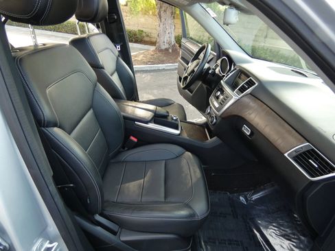 Used 2015 Mercedes-Benz ML 350 4MATIC image 29