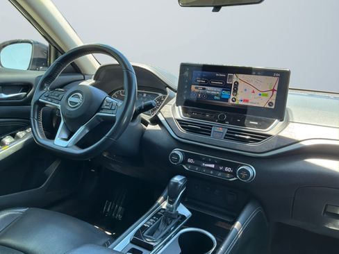 Used 2023 Nissan Altima 2.5 SL FWD image 14