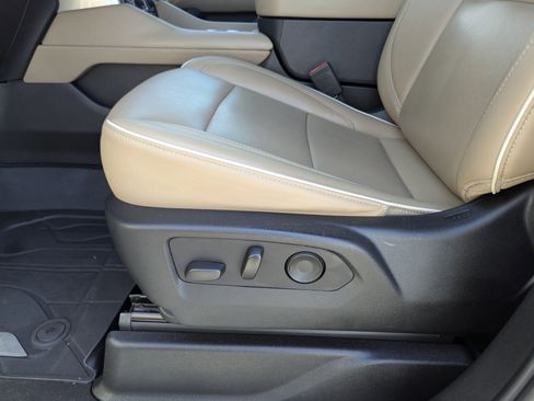 Used 2021 Chevrolet Tahoe Premier w/ Premium Package RWD image 27