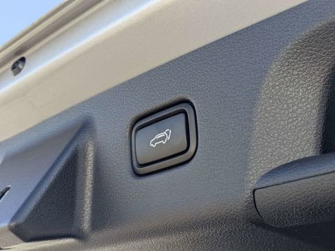 Used 2024 Hyundai Palisade Limited image 13