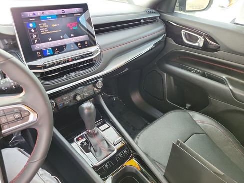 Used 2023 Jeep Compass Trailhawk w/ Trailhawk Elite Group image 12