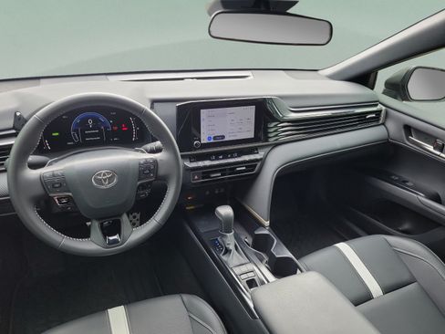 Used 2026 Toyota Camry SE FWD image 21