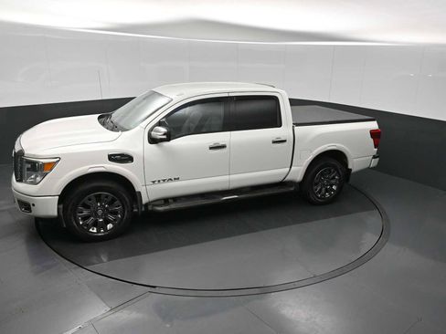 Used 2017 Nissan Titan Platinum Reserve image 17